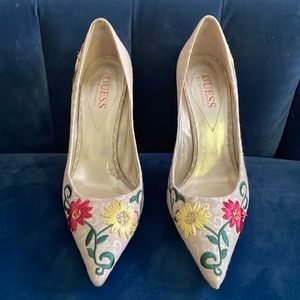 Guess by Marciano size 8 pump, 4” heel